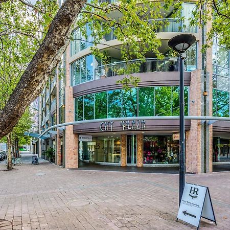 Dana-Spacious Private Room In Shared 2-Bedroom Apartment-1 Canberra Exterior photo